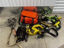 Lotto imbracature e attrezzi